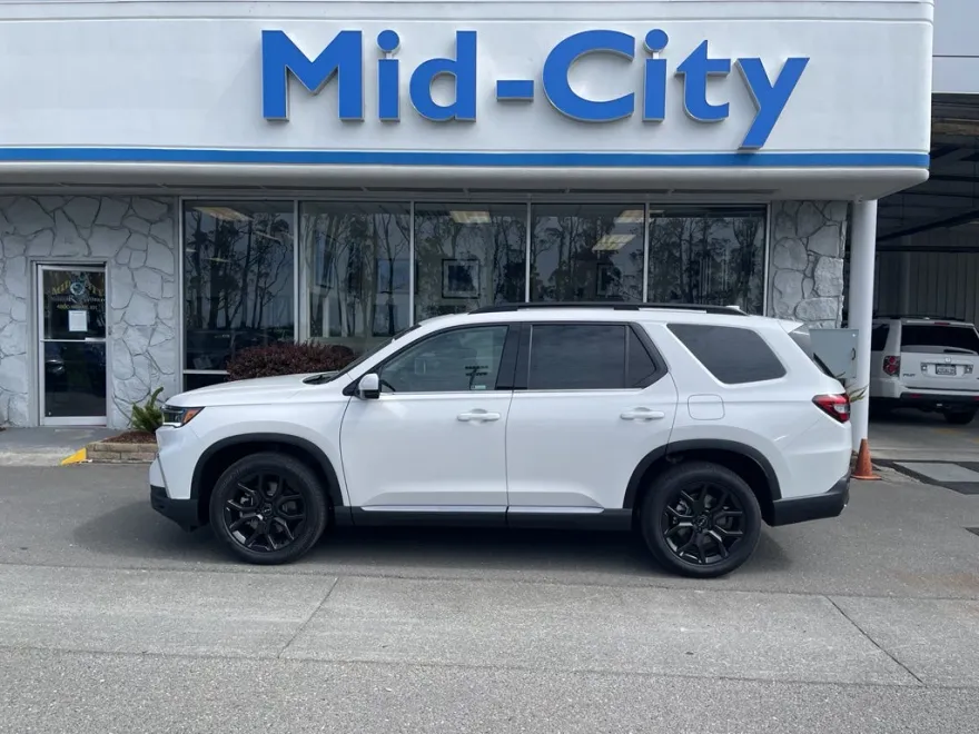 2025 Honda Pilot Touring photo 1
