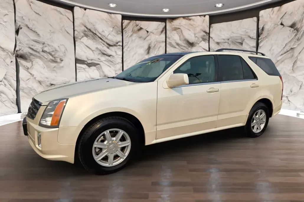 2004 Cadillac SRX photo 1