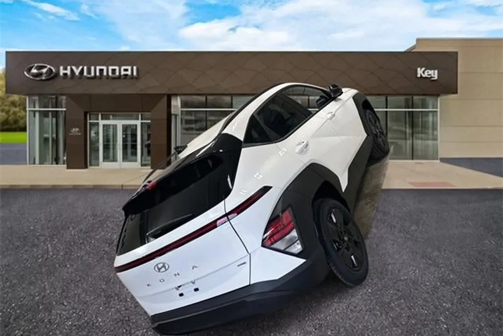 2026 Hyundai Kona SEL photo 1