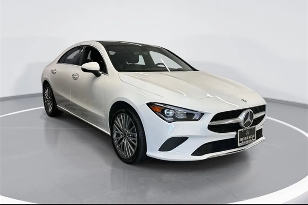 2022 Mercedes Benz CLA 250 4MATIC photo 1