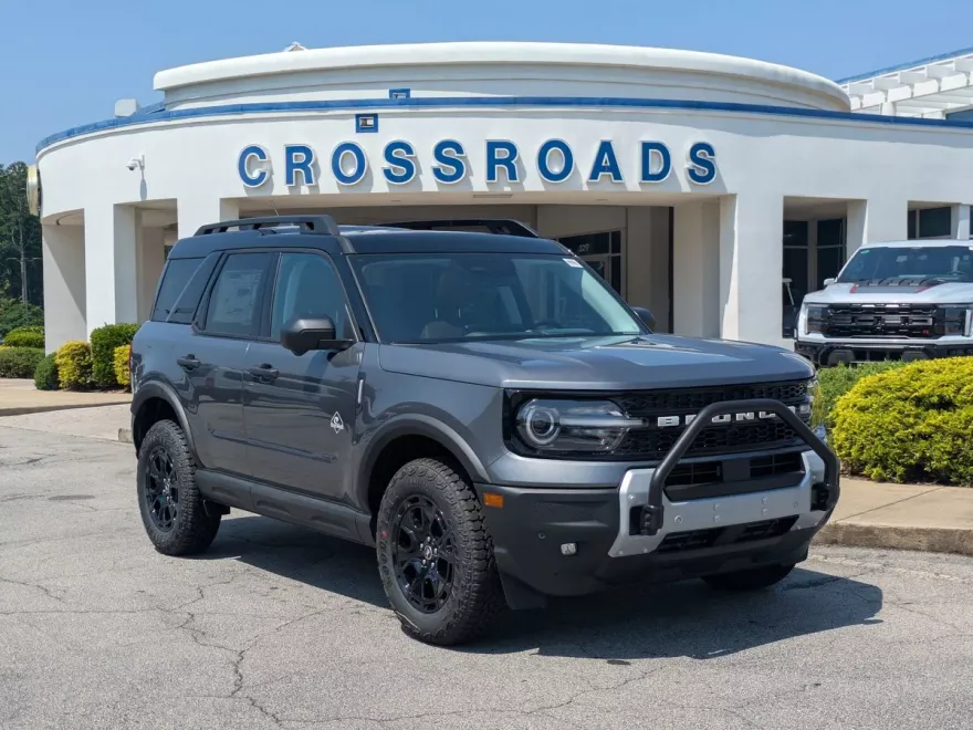 2025 Ford Bronco Sport Outer Banks photo 1
