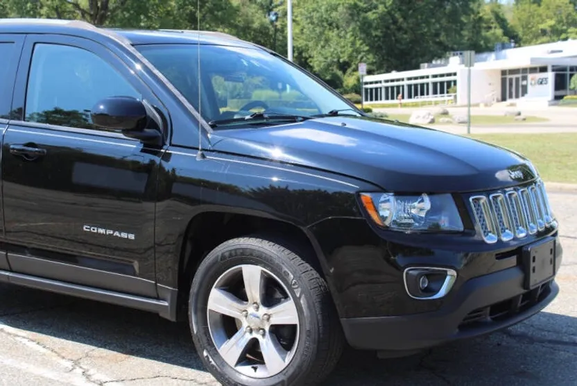 2017 Jeep Compass Latitude photo 1