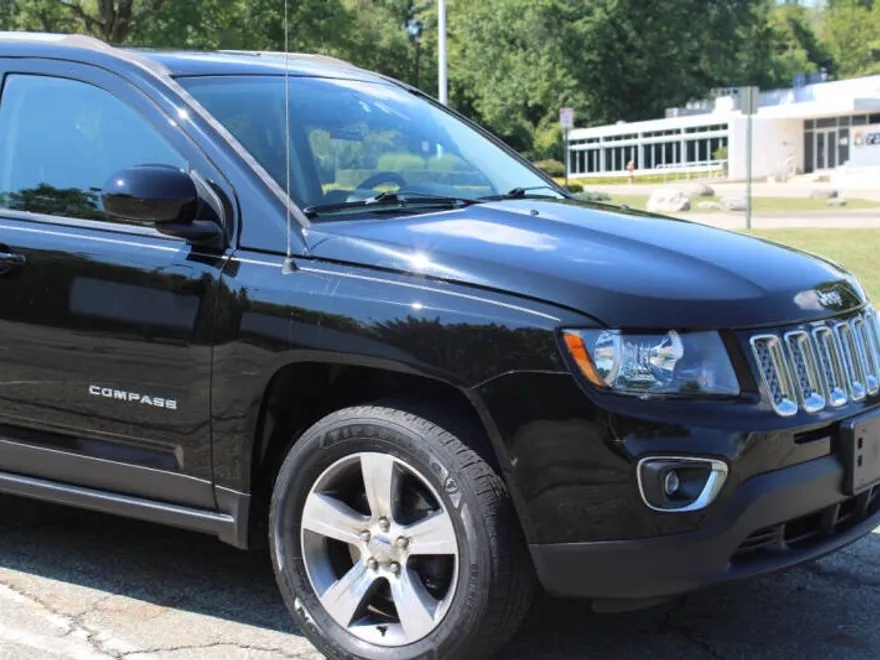 2017 Jeep Compass Latitude photo 1