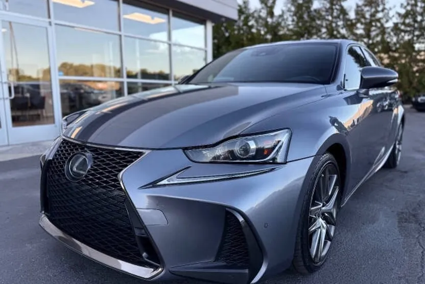 2019 Lexus IS 300 photo 1