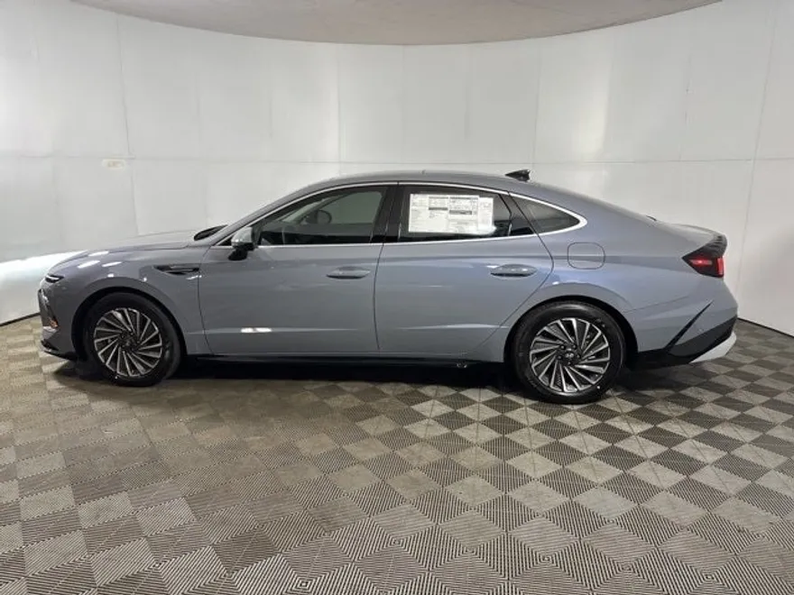 2025 Hyundai Sonata Hybrid Limited photo 1