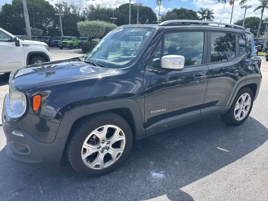 2017 Jeep Renegade Limited photo 1