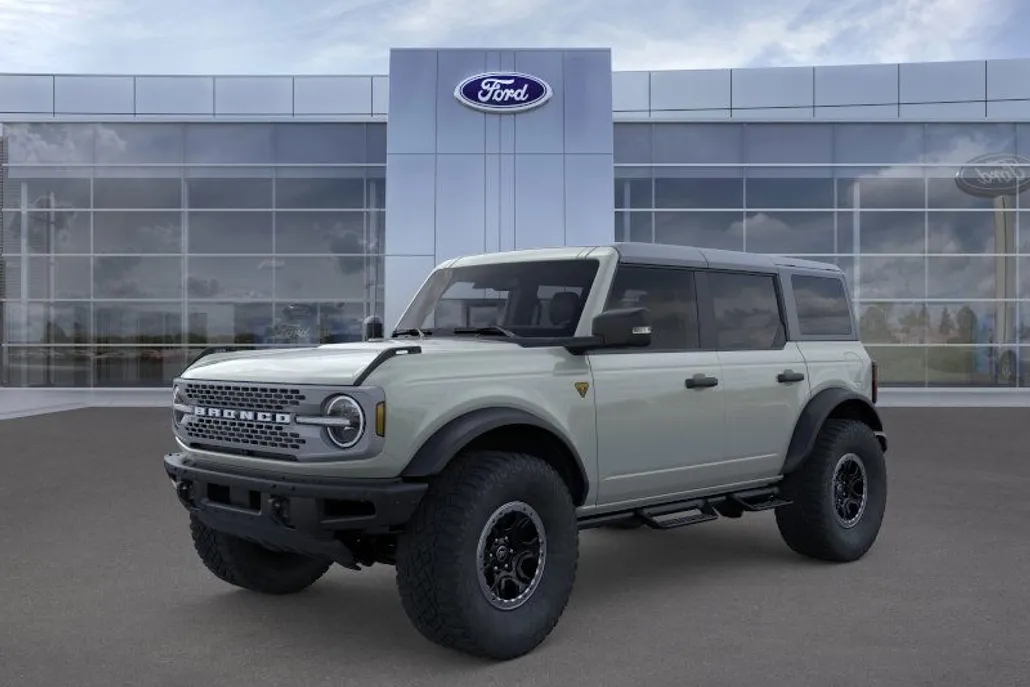 2023 Ford Bronco Badlands photo 1