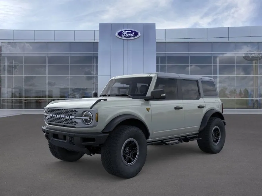 2023 Ford Bronco Badlands photo 1