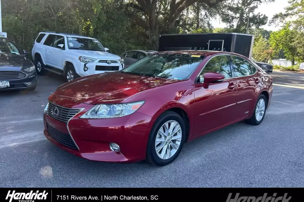 2014 Lexus ES 300h photo 1
