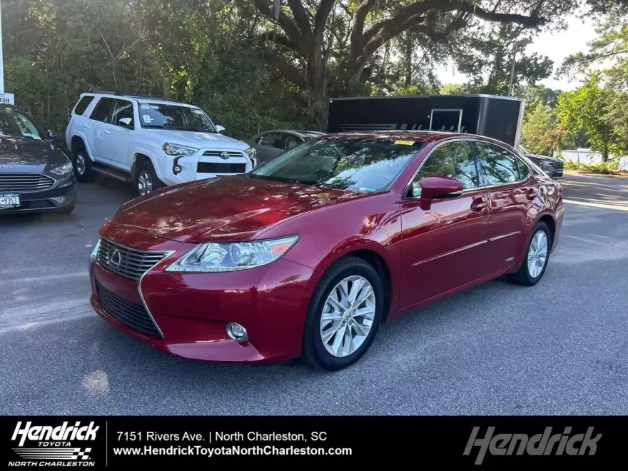 2014 Lexus ES 300h photo 1