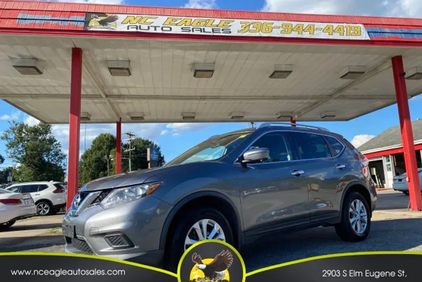 2016 Nissan Rogue SV photo 1