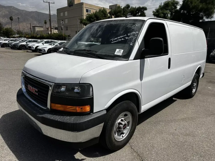 2023 Gmc Savana Cargo 2500 photo 1