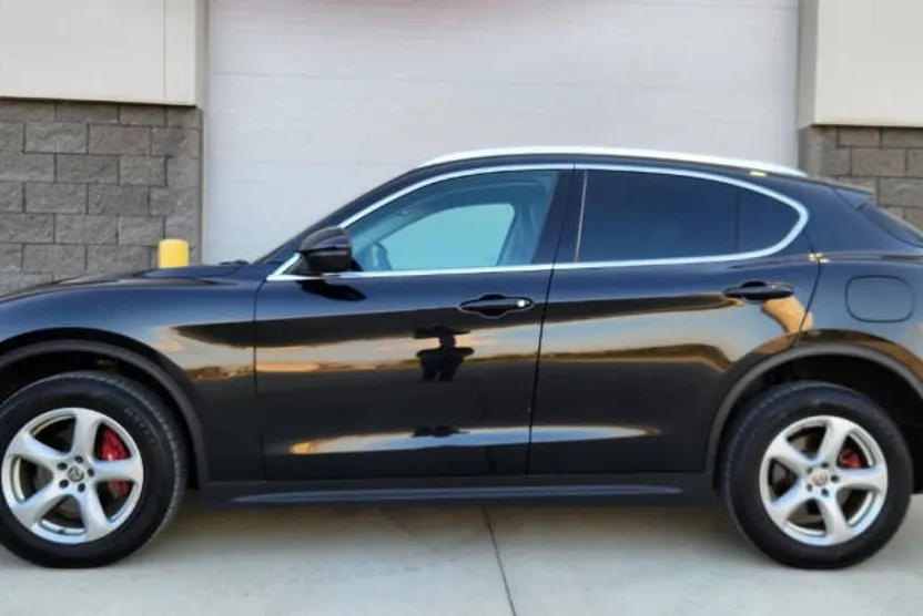 2018 Alfa Romeo Stelvio Base photo 1