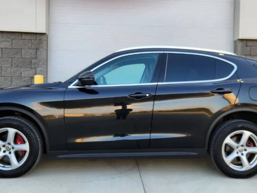 2018 Alfa Romeo Stelvio Base photo 1