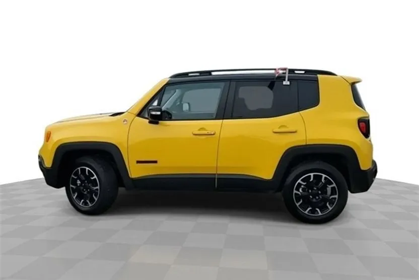 2023 Jeep Renegade Trailhawk photo 1
