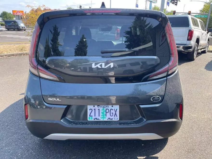 2023 Kia Soul LX photo 1