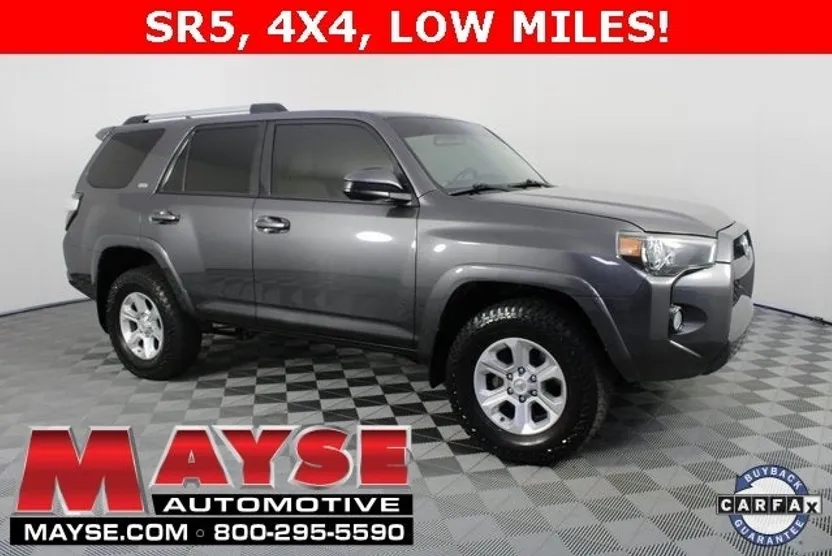 2019 Toyota 4Runner SR5 photo 1