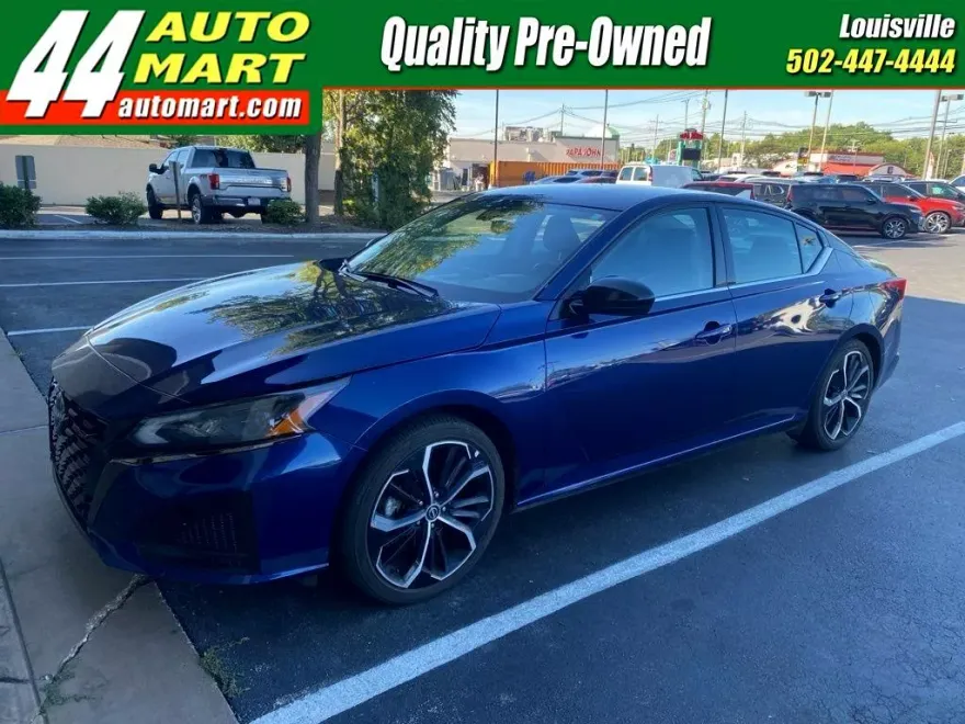 2023 Nissan Altima 2.5 SR photo 1