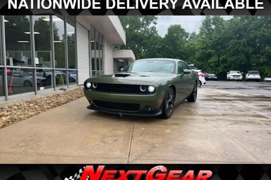 2022 Dodge Challenger GT photo 1