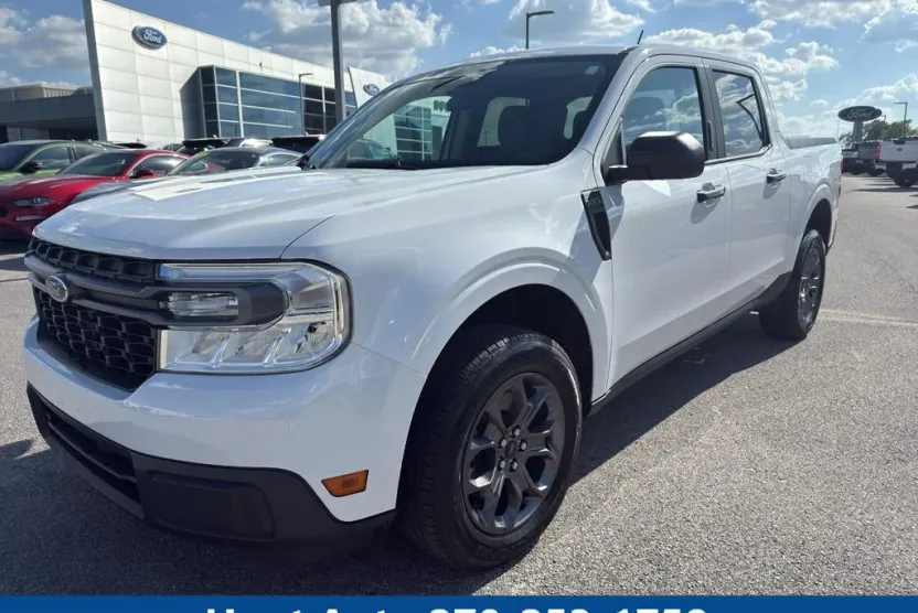 2022 Ford Maverick XLT photo 1