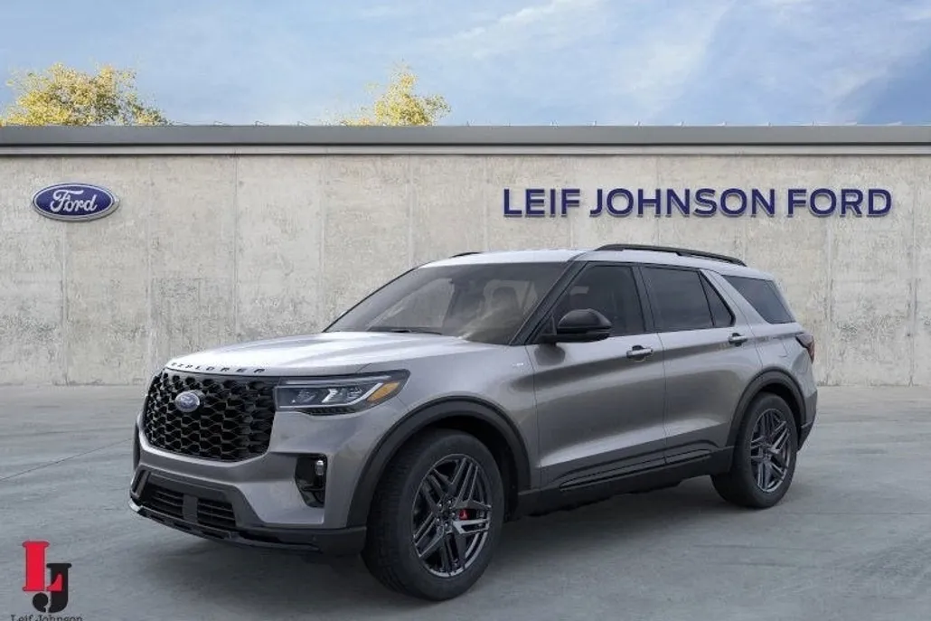 2025 Ford Explorer ST-Line photo 1