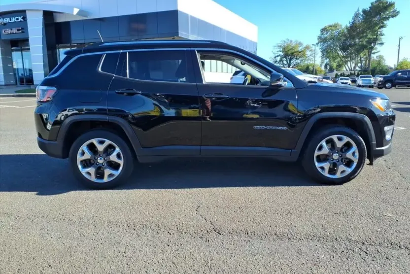 2018 Jeep Compass Limited photo 1