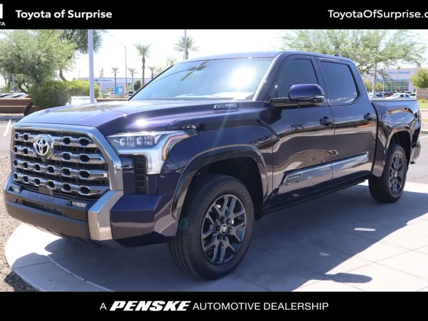 2025 Toyota Tundra Platinum CrewMax photo 1