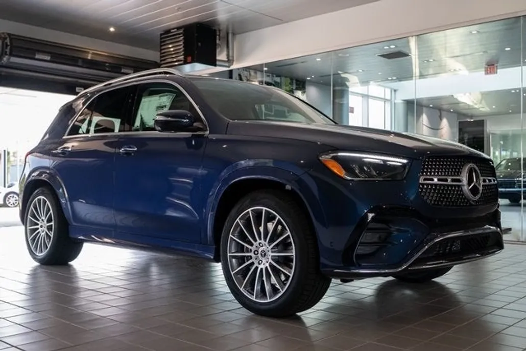 2025 Mercedes Benz GLE 350 4MATIC photo 1