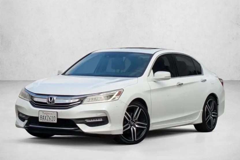 2017 Honda Accord Touring V6 photo 1