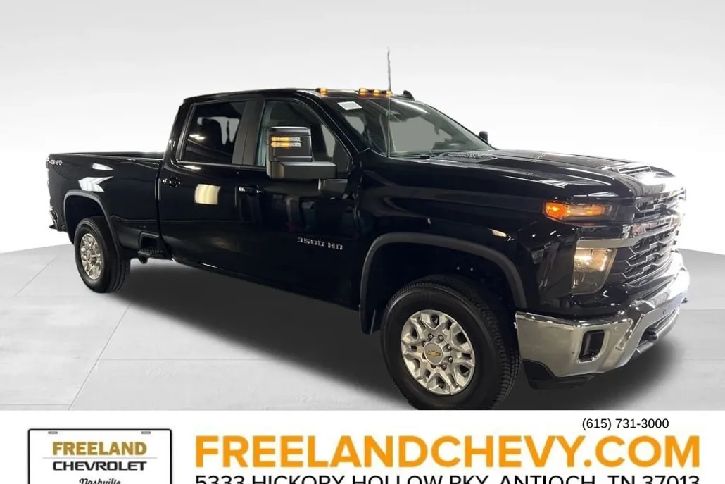 2025 Chevrolet Silverado 3500HD LT photo 1
