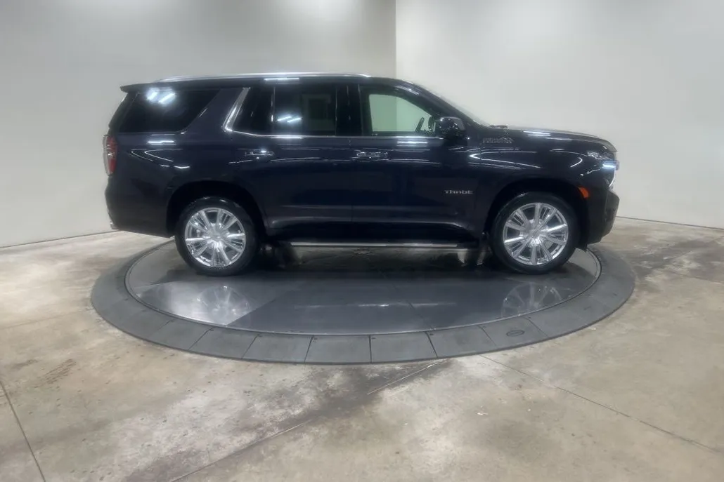 2023 Chevrolet Tahoe High Country photo 1
