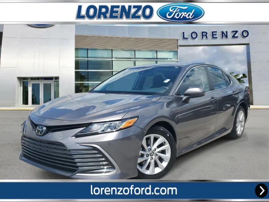 2023 Toyota Camry LE SE photo 1