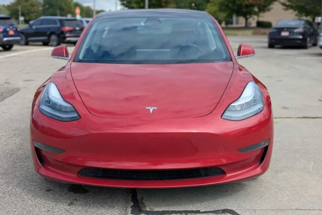 2019 Tesla Model 3 Long Range photo 1