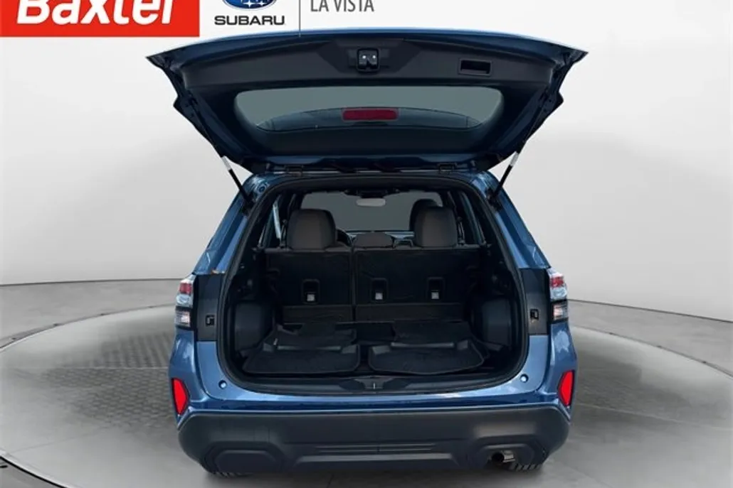 2025 Subaru Forester Base photo 1