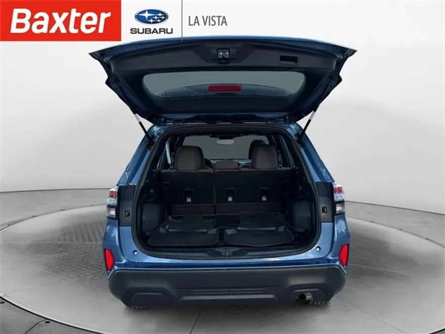 2025 Subaru Forester Base photo 1