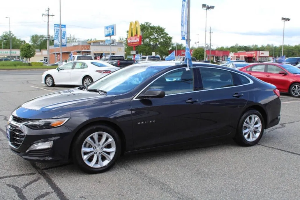 2023 Chevrolet Malibu 1LT photo 1