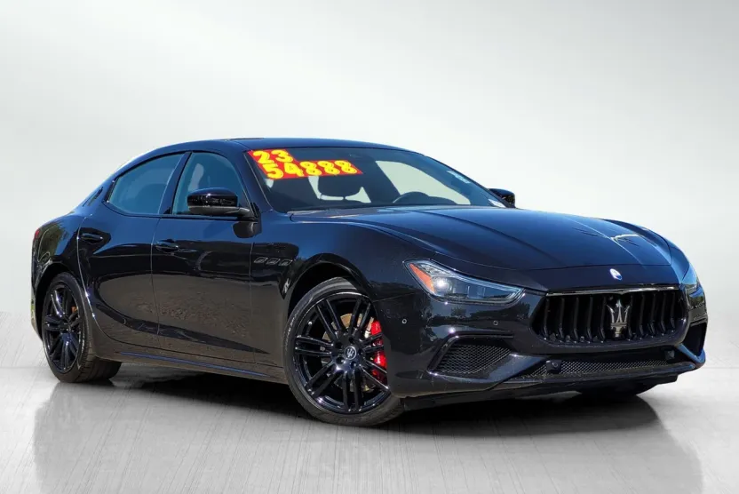 2023 Maserati Ghibli Modena Q4 photo 1