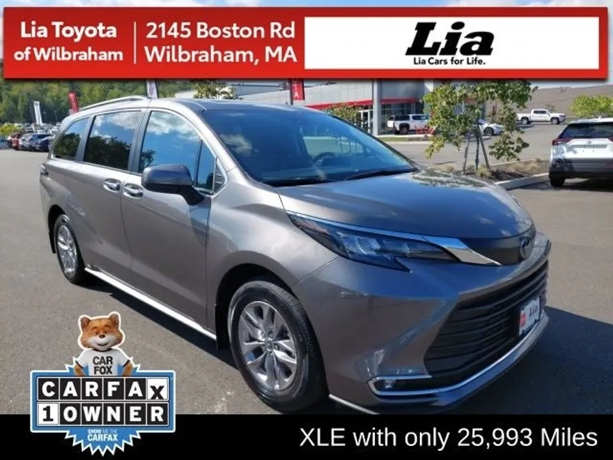 2024 Toyota Sienna XLE photo 1