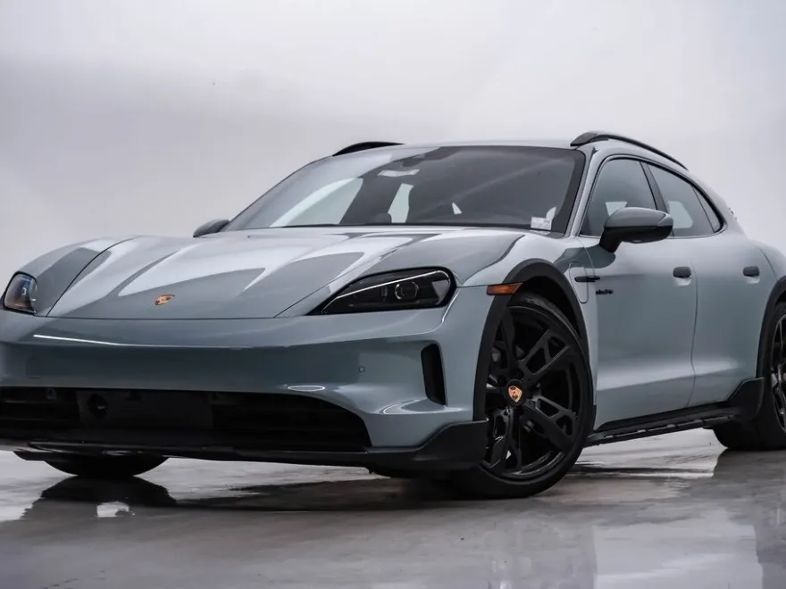 2025 Porsche Taycan 4 Cross Turismo photo 1