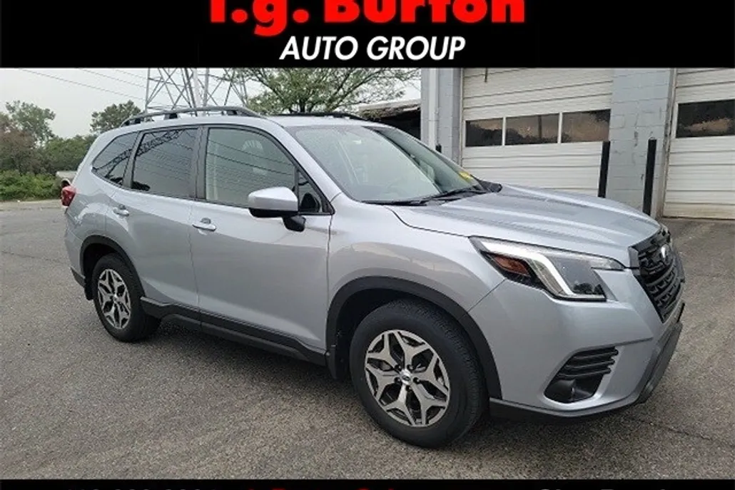 2022 Subaru Forester Premium photo 1