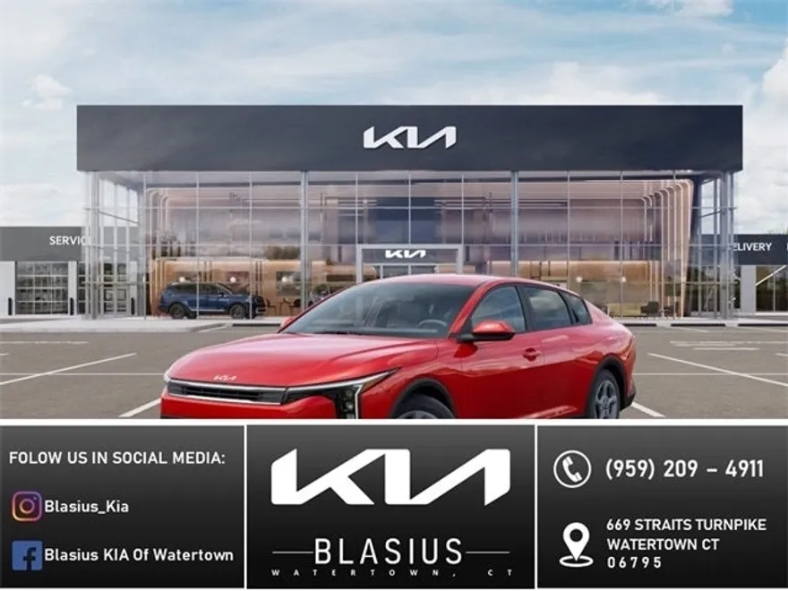 2025 Kia K4 LXS photo 1