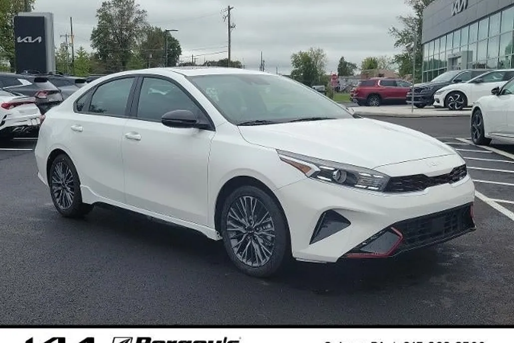 2023 Kia Forte GT-Line photo 1