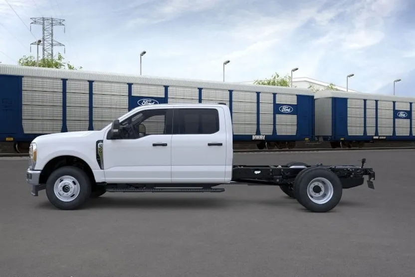 2026 Ford F-350 XL photo 1