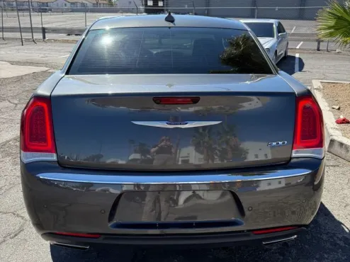 2019 Chrysler 300 Limited photo 4