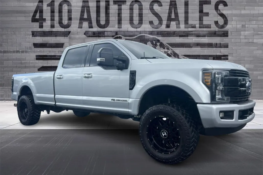 2019 Ford F-350 Lariat photo 1