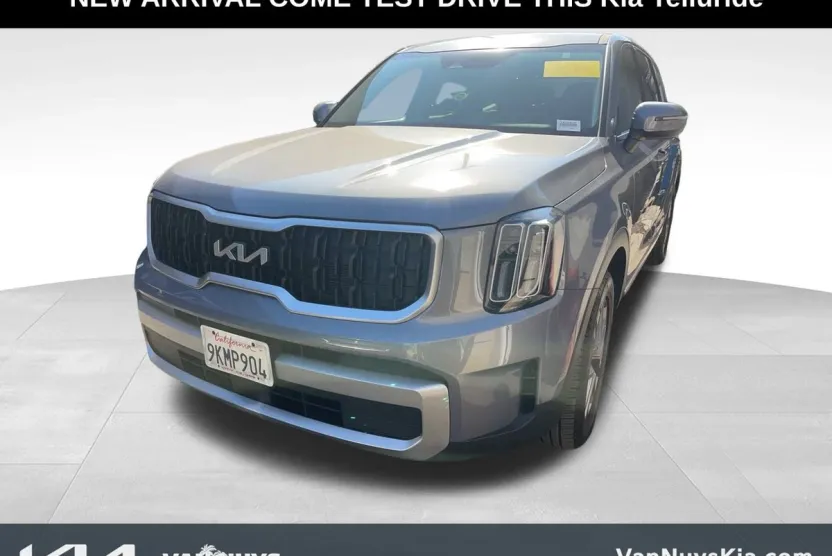 2024 Kia Telluride LX photo 1