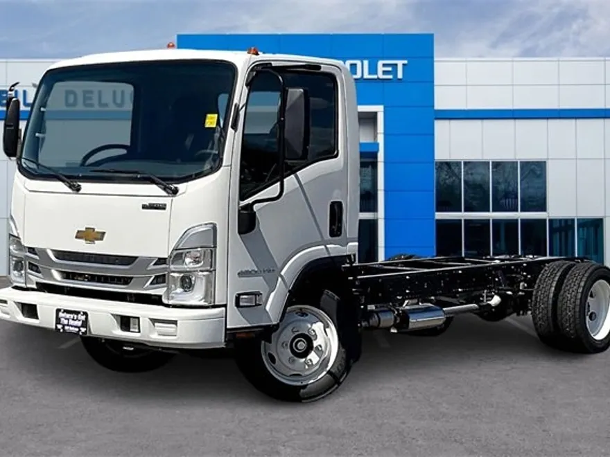 2024 Chevrolet Silverado 4500HD Base photo 1