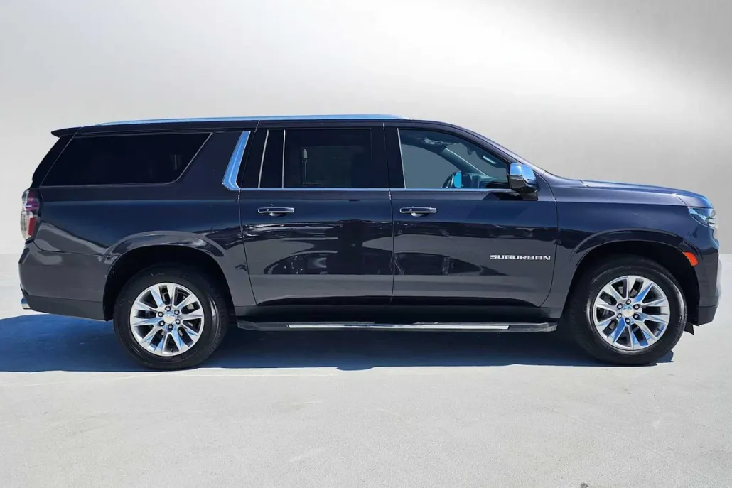 2023 Chevrolet Suburban Premier photo 1