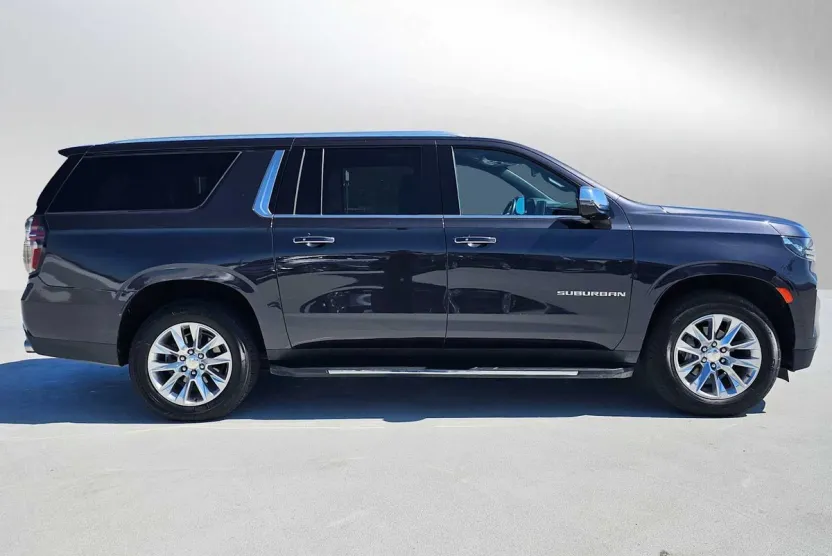 2023 Chevrolet Suburban Premier photo 1