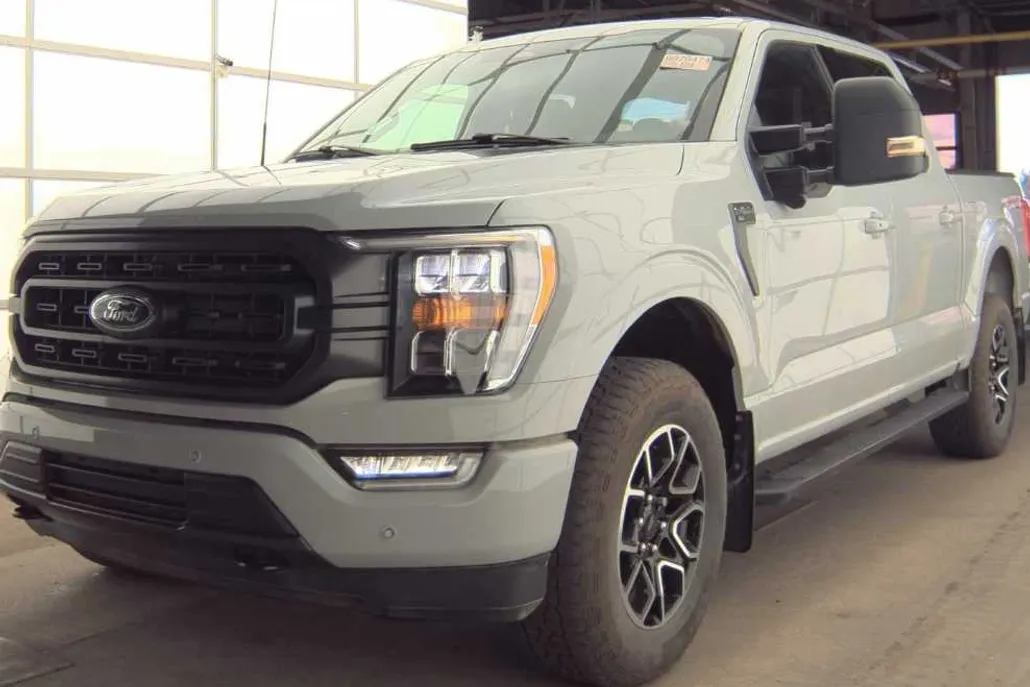 2023 Ford F-150 XLT photo 1